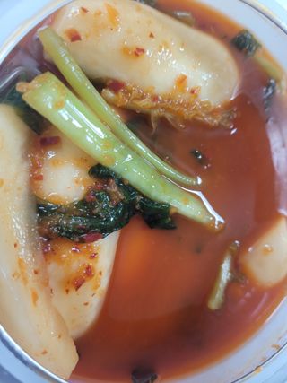 셰프애찬 알타리김치 총각김치 1kg — 4점을 준 리뷰어가 2022년 10월 올린 사용 사진