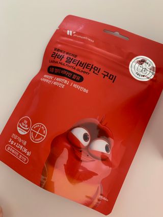 [푸름웰니스] 라바 멀티비타민 구미 36g — 5점을 준 리뷰어가 2022년 2월 올린 사용 사진