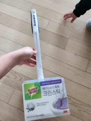 3M 스카치브라이트 크린스틱 베이킹소다 핸들 + 리필 2입 + 캐디 — 4점을 준 리뷰어가 2023년 5월 올린 사용 사진