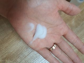 [바이로담] 저자극 약산성버블 폼 폼클렌징 150ml — 5점을 준 리뷰어가 2021년 3월 올린 사용 사진