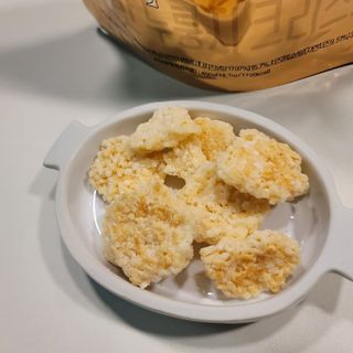 미즈꼬레아 치즈맛 누룽지크리스피 — 5점을 준 리뷰어가 2022년 3월 올린 사용 사진