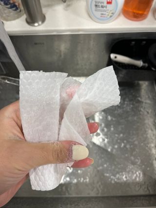 부직포나라 중금속유해물질ZERO 뜯어쓰는 주방 일회용수세미 60매 2매 — 5점을 준 리뷰어가 2022년 10월 올린 사용 사진