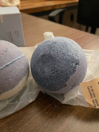 소담스퀘어 상암 Evreryday Bath Bomb Day7(에브리데이 배쓰밤 데이7) / 7종 중 2종 랜덤발송 — 5점을 준 리뷰어가 2022년 11월 올린 사용 사진