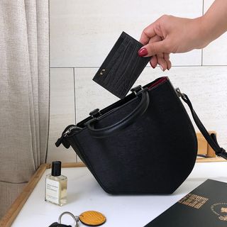 헤임달 Glossy 악어가죽 카드지갑 — 5점을 준 리뷰어가 2021년 5월 올린 사용 사진