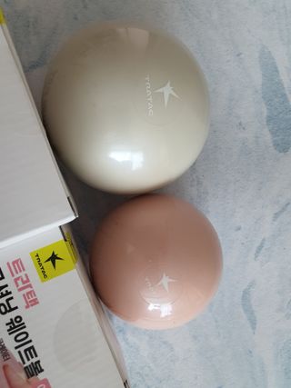 트라택 쿠셔닝 웨이트볼 0.5kg + 1kg SET — 5점을 준 리뷰어가 2022년 6월 올린 사용 사진