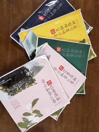 [해림맛김] 들기름에 구운 바삭바삭 김 4종 세트 + 1종 랜덤발송 총5개입 — 5점을 준 리뷰어가 2021년 2월 올린 사용 사진