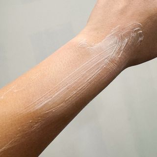 나우 [리브엠]피부 속부터 겹겹이, 촘촘하게! 워터핏8중 수분착붙 크림 — 4점을 준 리뷰어가 2024년 12월 올린 사용 사진