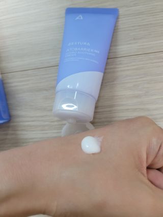 에스트라 아토베리어365 하이드로 수딩크림 — 5점을 준 리뷰어가 2022년 6월 올린 사용 사진