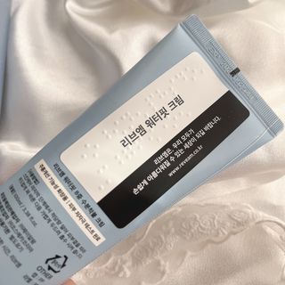 나우_ [리브엠]피부 속부터 겹겹이, 촘촘하게! 워터핏8중 수분착붙 크림 — 5점을 준 리뷰어가 2025년 1월 올린 사용 사진