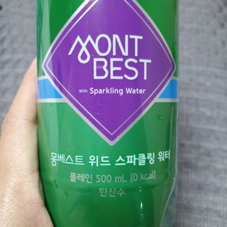 몽베스트 Montbest with Sparkling water Plain 20병 — 4점을 준 리뷰어가 2021년 11월 올린 사용 사진