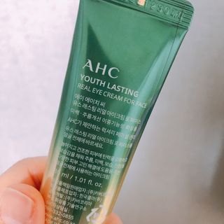 [NEW 탄력유턴 아이크림] AHC 유스 래스팅 리얼 아이크림 포 페이스 — 4.5점을 준 리뷰어가 2021년 2월 올린 사용 사진