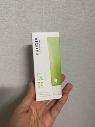 [후르디아] 겉보속촉 피지 컨트롤 청포도 선젤 — 5점을 준 리뷰어가 2023년 4월 올린 사용 사진