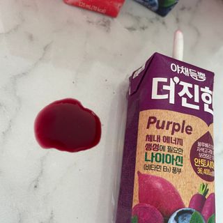 [롯데칠성] 야채듬뿍 더'진한 [롯데칠성] 야채는 이제 COLORFULL! 야채듬뿍  더 진한 레드 4개 +퍼플 4개 (총 8개) — 5점을 준 리뷰어가 2023년 6월 올린 사용 사진
