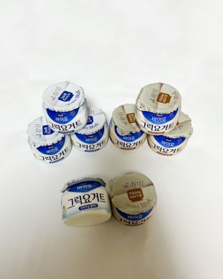 매일바이오 그릭요거트 오리지널 플레인 4개, 로스터리 커피믹스 4개 — 4.5점을 준 리뷰어가 2021년 12월 올린 사용 사진