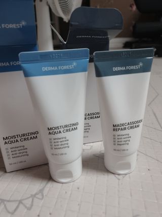 더마포레스트 마데카소사이드 리페어 크림,  모이스처라이징 아쿠아크림 — 5점을 준 리뷰어가 2021년 8월 올린 사용 사진