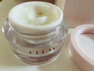 프리마인 바르기만 하면 철벽 스킨케어+24시간 마스크팩 효과. 셀라브 리제너레이팅 시스템 부스터+크림 세트 — 5점을 준 리뷰어가 2023년 4월 올린 사용 사진