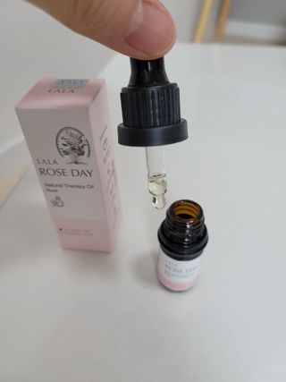 라라로즈데이 시즌2 천연 아로마오일 Y존 케어 속옷향수 이너퍼퓸 5ml  여성의 자존감을 UP시키자 — 4.5점을 준 리뷰어가 2021년 10월 올린 사용 사진