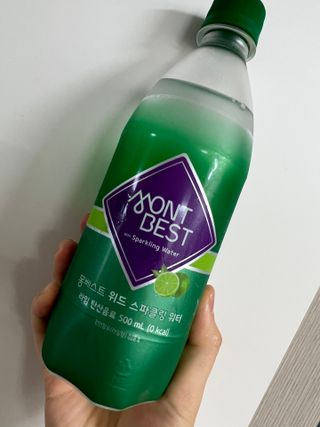 몽베스트 Montbest with Sparkling water Lime20병 — 4.5점을 준 리뷰어가 2022년 6월 올린 사용 사진