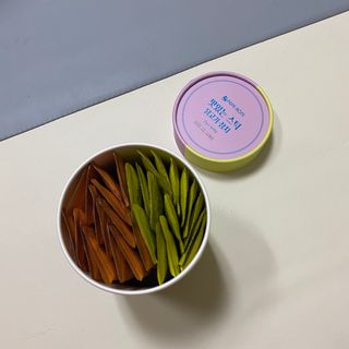 페페로니 맛있는 스틱 - 무항생제 닭고기 15개 + 원양선 참치 15개 — 5점을 준 리뷰어가 2021년 10월 올린 사용 사진