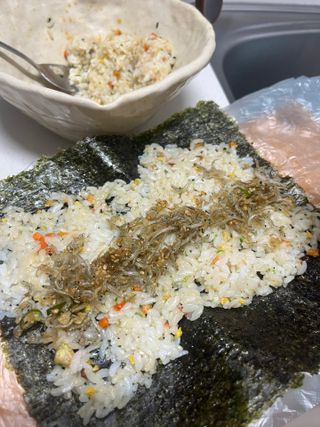 해풀잎 누구나 김밥*1ea [(혼합야채 35g *1ea,  김밥김 (5g, 5ea),  양념간장 (6g, 5ea), 참기름(5g, 2ea)] — 3.5점을 준 리뷰어가 2022년 7월 올린 사용 사진