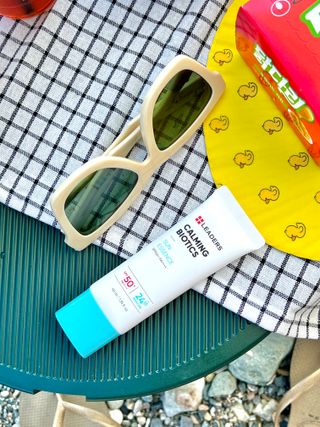 리더스코스메틱 리더스 카밍 바이오틱스 선 에센스 SPF 50+ PA++++ — 4.5점을 준 리뷰어가 2022년 6월 올린 사용 사진