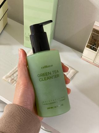 프리마인 메이크업과 들뜨는 각질까지 한방에 깐달걀로! 순하기까지한 셀베이스 그린티클렌저(200ml) — 5점을 준 리뷰어가 2023년 1월 올린 사용 사진