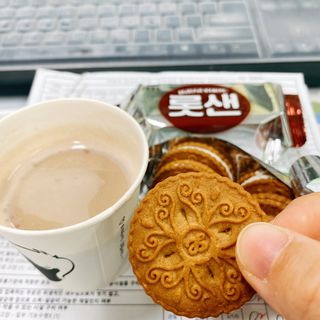 롯데제과 롯샌 카페크런치 — 5점을 준 리뷰어가 2021년 10월 올린 사용 사진