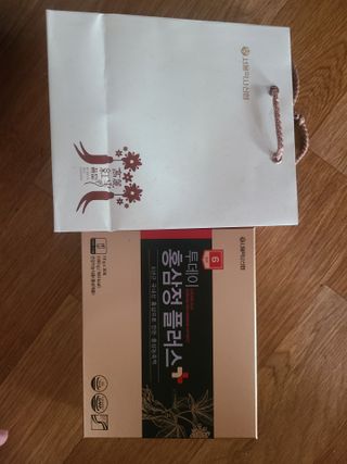 서울약사신협_투데이홍삼정플러스스틱_10g x 30포 — 4점을 준 리뷰어가 2021년 5월 올린 사용 사진