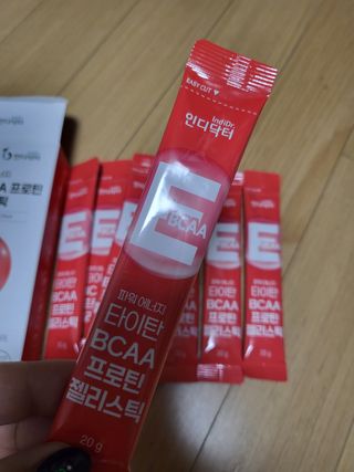 [인디닥터] 타이탄 BCAA 프로틴 젤리스틱 — 4점을 준 리뷰어가 2022년 6월 올린 사용 사진