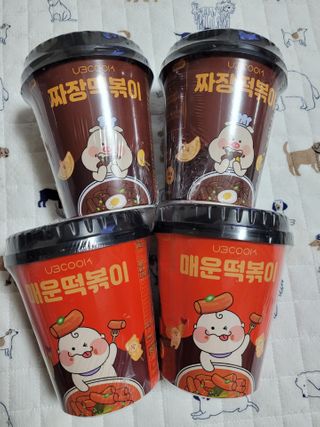 유비쿡 컵떡볶이 매운컵떡볶이2개/ 짜장컵떡볶이 2개  총 4개세트 — 3점을 준 리뷰어가 2021년 3월 올린 사용 사진