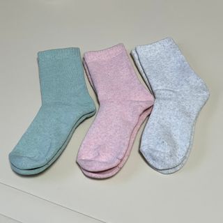 [사이즈가 있는 양말 필로이]여자 순면 통파일 꿀잠 수면 양말【 S, M, L 】3가지 사이즈_컬러 랜덤 3족 — 4점을 준 리뷰어가 2022년 10월 올린 사용 사진