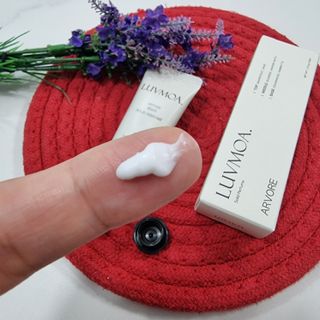 러브모아 향수 고체향수 승무원 고체향수 바르는 향수 니치향수 도손 우드세이지 앤 씨솔트 — 5점을 준 리뷰어가 2022년 10월 올린 사용 사진
