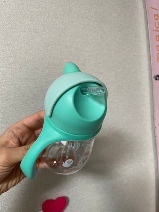 유비맘 트라이탄 코니빨대컵_컬러 랜덤 발송 — 3점을 준 리뷰어가 2021년 3월 올린 사용 사진