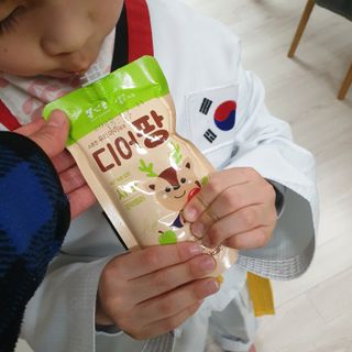 [몸엔용] 우리 아이 건강간식, 달콤한 녹용곤약젤리 디어팡 4종 — 5점을 준 리뷰어가 2022년 4월 올린 사용 사진