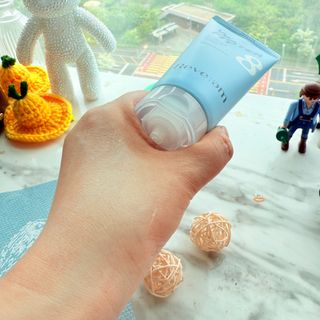 나우 [리브엠]피부 속부터 겹겹이, 촘촘하게! 워터핏8중 수분착붙 크림 — 5점을 준 리뷰어가 2025년 5월 올린 사용 사진