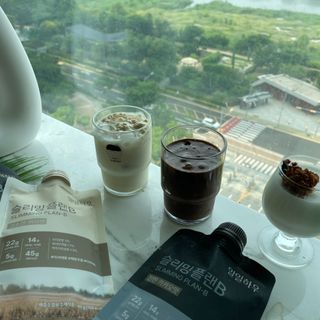 일일하우 슬리밍 플랜B 고소한 귀리맛, 진한 카카오맛 (체중조절식) — 5점을 준 리뷰어가 2023년 6월 올린 사용 사진