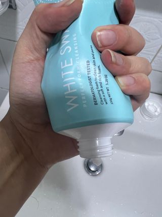 오투에니원 화이트 스완 퍼펙트 폼 클렌징 150g 퍼프증정 — 리뷰어가 2022년 12월 올린 사용 사진