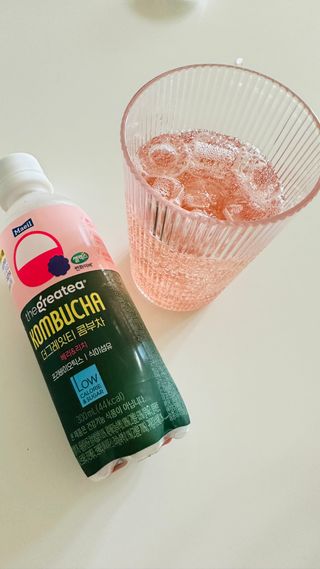 더그레잇티 콤부차 [매일유업] 더그레잇티 44kcal 콤부차 300ml *12개입 (오리지널 6개+베리리치 6개) — 5점을 준 리뷰어가 2023년 7월 올린 사용 사진