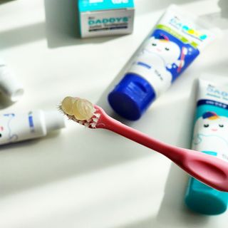 닥터데디스 안심불소 튼튼치약(청포도, 민트 중 택 1) 60g + 여행용 미니 치약 15g — 4점을 준 리뷰어가 2022년 9월 올린 사용 사진