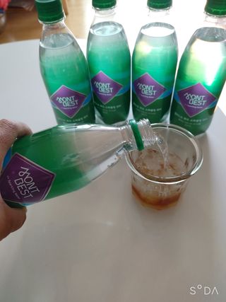 몽베스트 Montbest with Sparkling water Plain 20병 — 4.5점을 준 리뷰어가 2022년 6월 올린 사용 사진