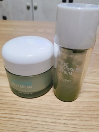 김정문알로에 큐어 큐어 알로에 리프레쉬 젤리 세럼, 큐어 알로에 하이드로 젤리 크림 — 5점을 준 리뷰어가 2021년 3월 올린 사용 사진