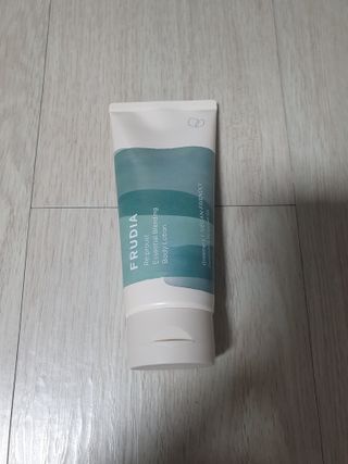 [후르디아] 올리브영 저자극 비건바디로션 — 5점을 준 리뷰어가 2023년 1월 올린 사용 사진