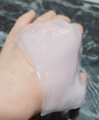 쿠피 피디알엔 연어 더마 페이셜 마스크 — 5점을 준 리뷰어가 2022년 1월 올린 사용 사진