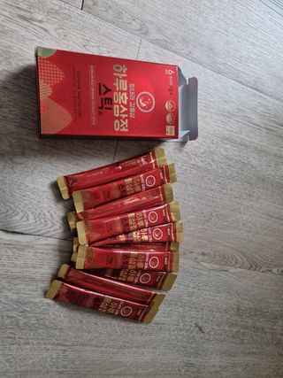 힘내라김홍삼 하루홍삼정스틱 10g x 10포 — 5점을 준 리뷰어가 2021년 3월 올린 사용 사진