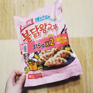 삼양냉동 [삼양] 얇은피불닭왕교자+얇은피까르보불닭왕교자 총4팩 — 5점을 준 리뷰어가 2021년 2월 올린 사용 사진