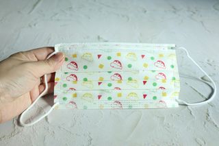 [숨그림]  덴탈마스크 짱구 우리아이 그리고 내가 쓰는 믿을수있는 케릭터 마스크  16종 — 5점을 준 리뷰어가 2021년 10월 올린 사용 사진