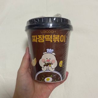 유비쿡 컵떡볶이 매운컵떡볶이2개/ 짜장컵떡볶이 2개  총 4개세트 — 4.5점을 준 리뷰어가 2021년 3월 올린 사용 사진