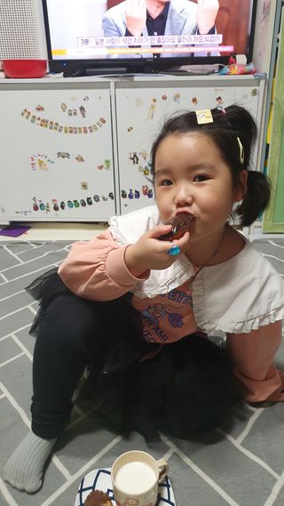 [메종콜리브리] 프랑스 마들렌 메종콜리브리 초콜릿 마들렌 2팩 — 5점을 준 리뷰어가 2022년 3월 올린 사용 사진