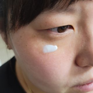 이엔코스 알부틴 알파 화이트닝크림 — 5점을 준 리뷰어가 2021년 3월 올린 사용 사진