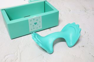 힐니스북 [힐마이넥]   거북목 통증완화를 위한 휴대용 목 안마기 — 5점을 준 리뷰어가 2022년 12월 올린 사용 사진